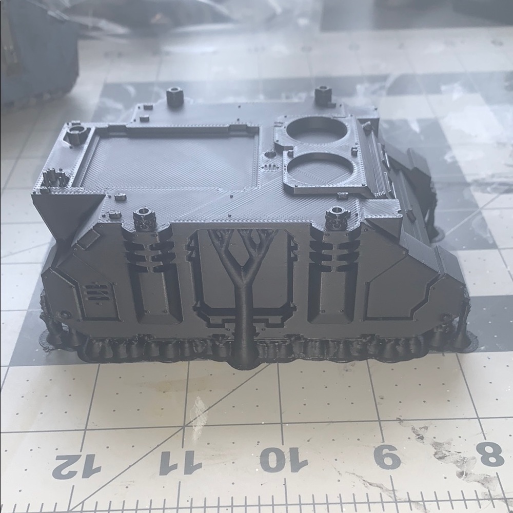 Black Model Tank Rhino - Picture 4 of 8